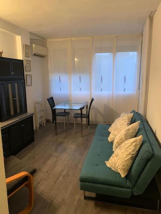 Апартаменты Apartamento En Carihuela Торремолинос Экстерьер фото